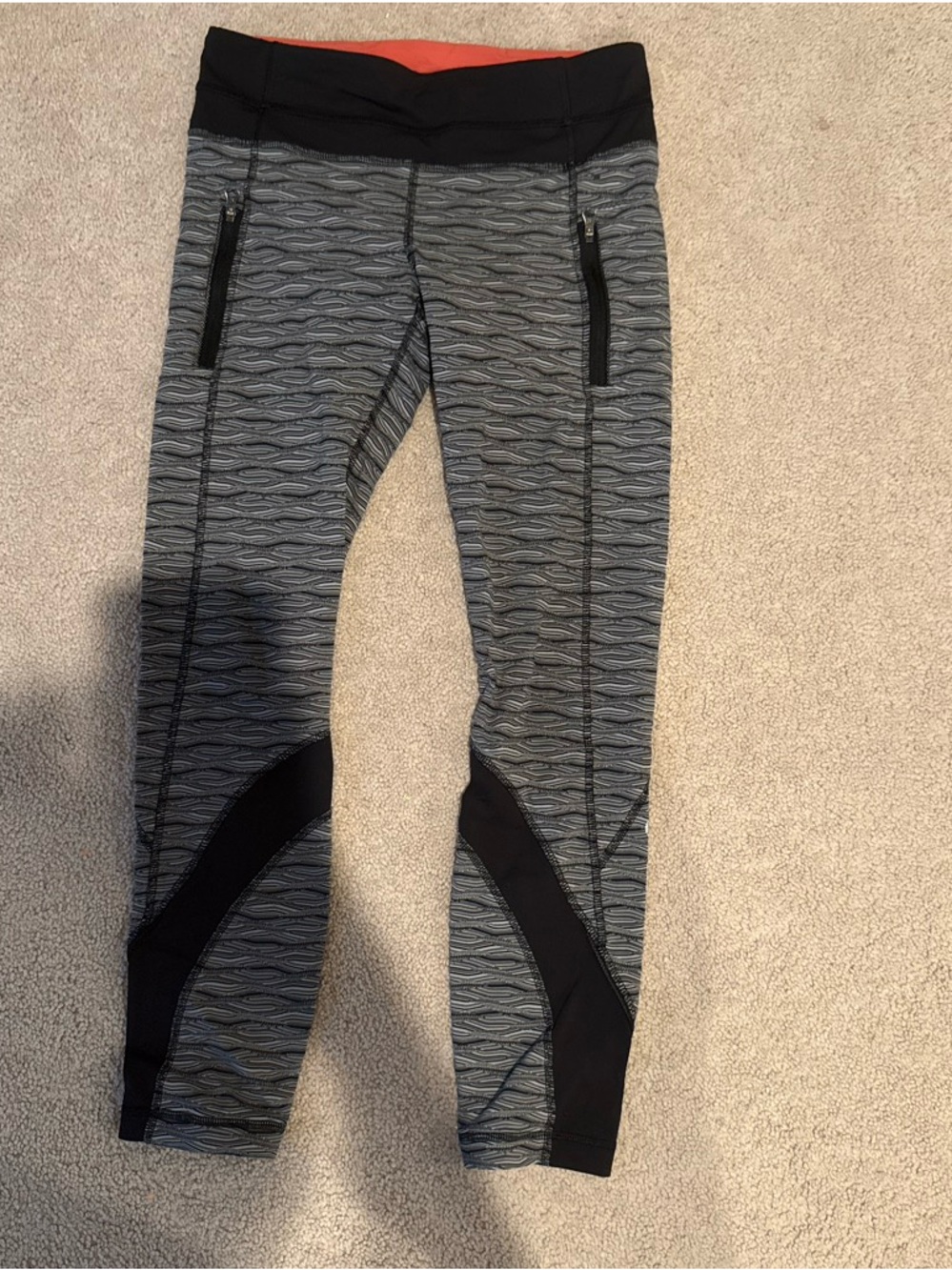 Lululemon Gray & Black with Coral Accent Patterned Athletic Leggings
